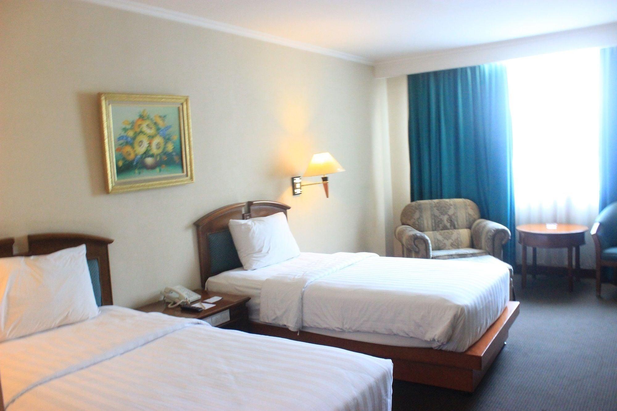 Grand Arkenso Park View Hotel Semarang Exterior foto