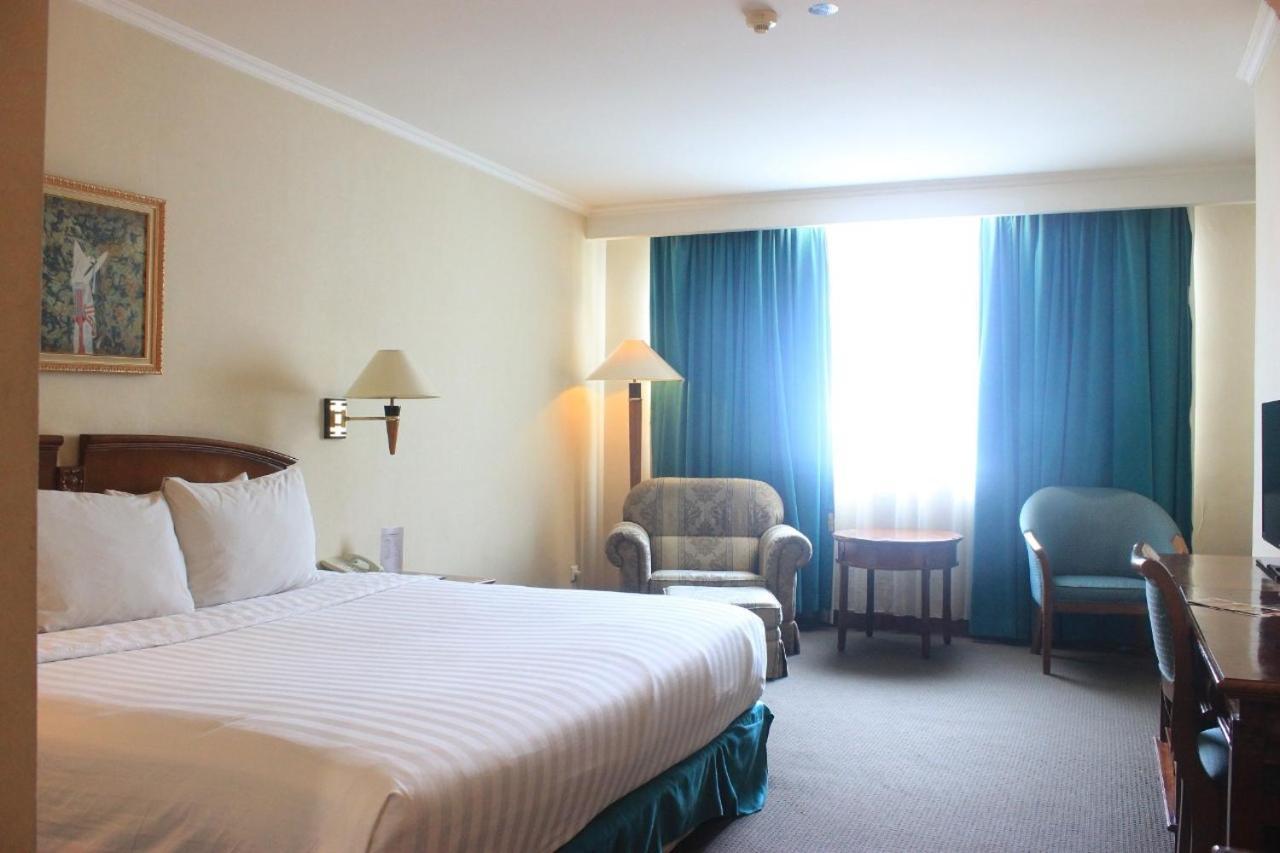 Grand Arkenso Park View Hotel Semarang Exterior foto