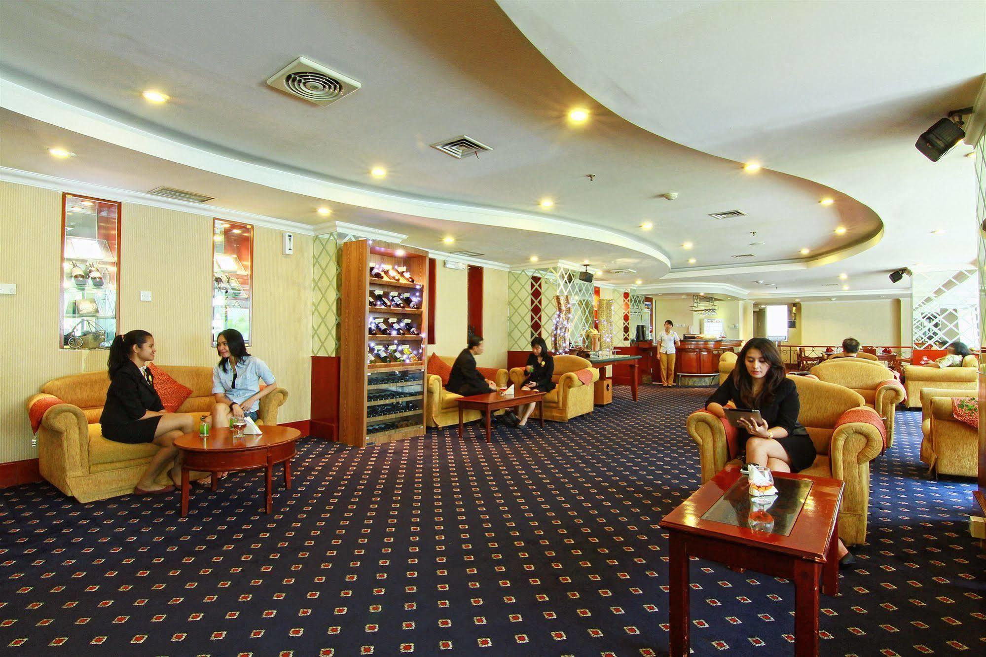 Grand Arkenso Park View Hotel Semarang Exterior foto
