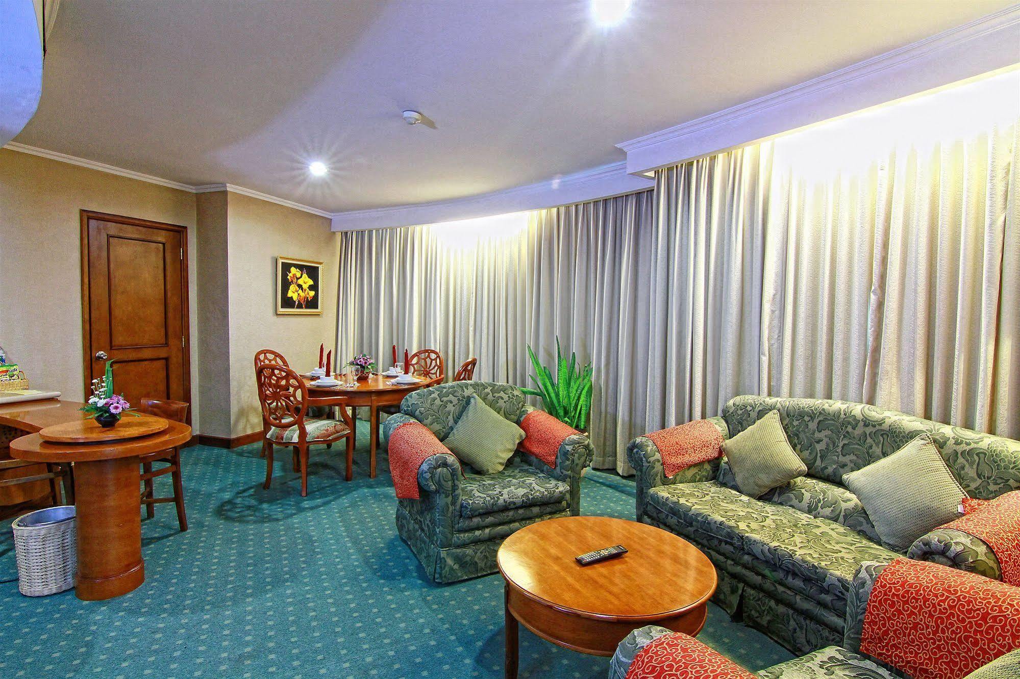 Grand Arkenso Park View Hotel Semarang Exterior foto
