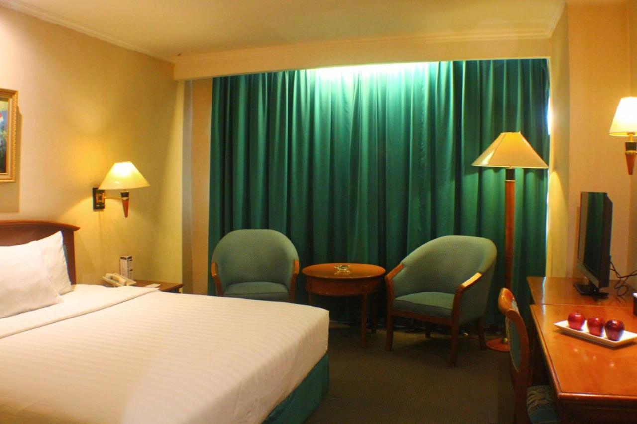 Grand Arkenso Park View Hotel Semarang Exterior foto